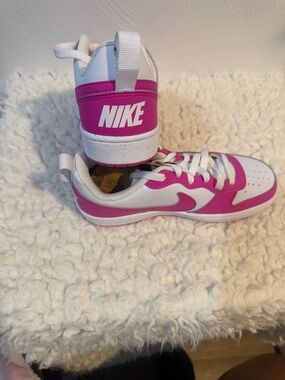 Nike Kids White and Pink Low-Top Sneakers with Bright Pink Trim